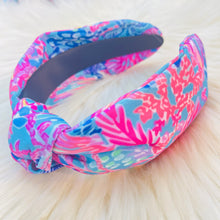 Load image into Gallery viewer, Floral Headband
