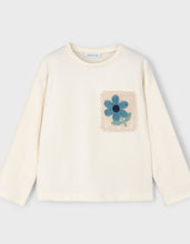 Load image into Gallery viewer, Tee w Crochet Pocket
