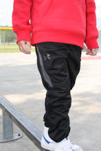 Load image into Gallery viewer, Boys UA Knee Pant Black
