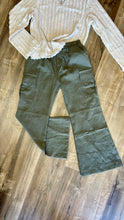 Load image into Gallery viewer, Army Green Cargo Pant
