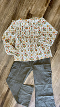 Load image into Gallery viewer, Pleated Fall Floral Blouse
