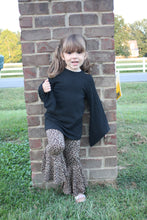 Load image into Gallery viewer, Leopard Bell Legging
